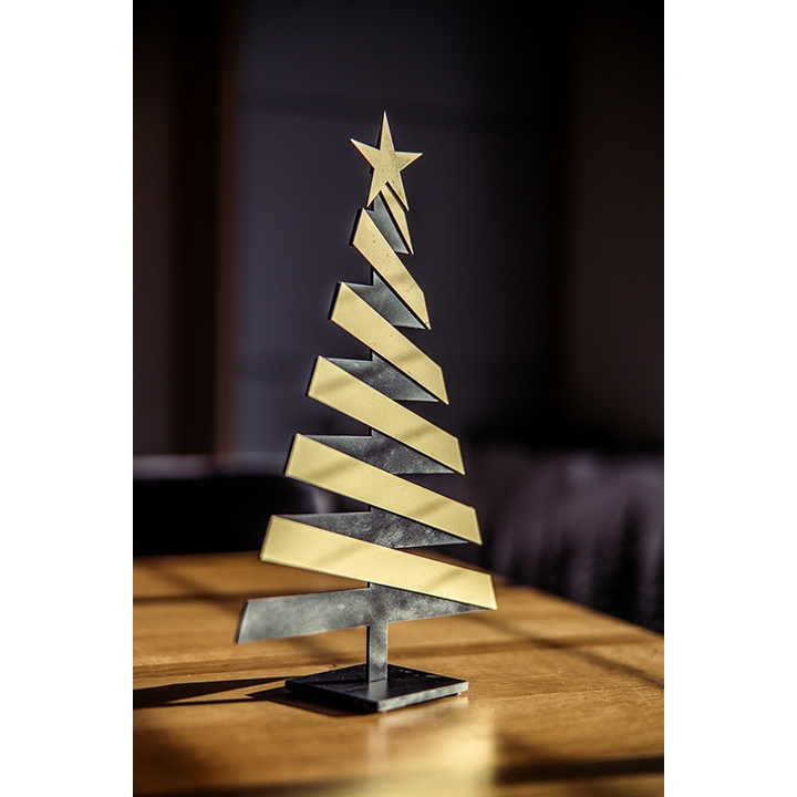 A minimalist Christmas tree with stripes - A minimalist Christmas tree with stripes - Dekoracje - MIW Design