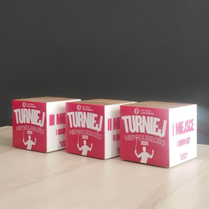 NAGRODA NOWOCZESNA - KOSTKA  - Nagrody sportowe - MIW Design